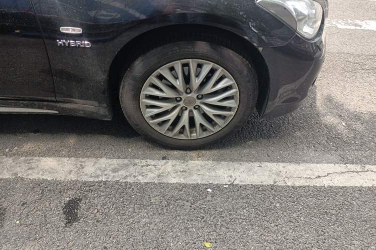 Used Infiniti Q70 2013 Q70L 3.5L Hybrid Luxury Edition Right Front Wheel Hub