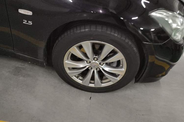 Used Infiniti Q70 2013 Q70L 2.5L Comfort Edition Right Front Wheel Hub