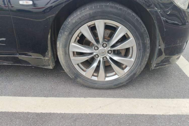Used Infiniti Q70 2013 Q70L 2.5L Comfort Edition Right Front Wheel Hub