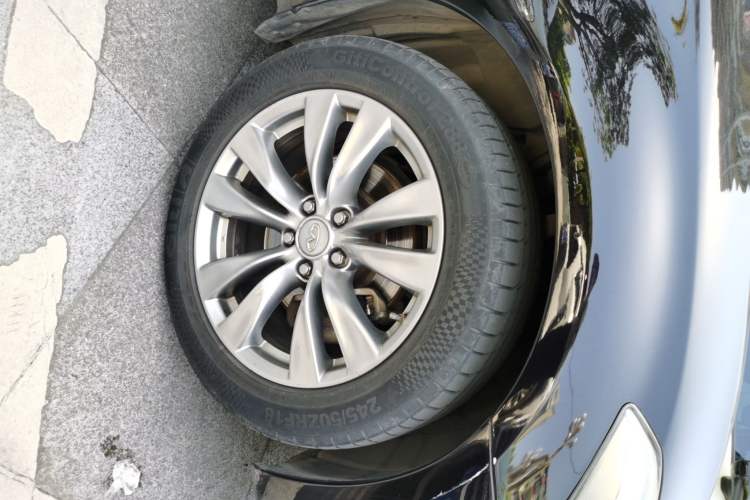 Used Infiniti Q70 2013 Q70L 2.5L Comfort Edition Right Front Wheel Hub