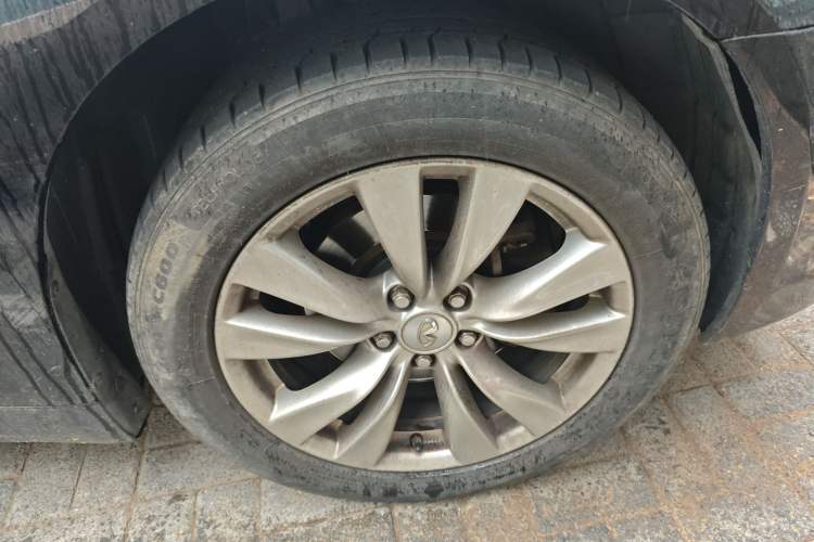 Used Infiniti Q70 2013 Q70L 2.5L Comfort Edition Right Front Wheel Hub