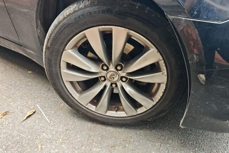 Used Infiniti Q70 2013 Q70L 2.5L Elegance Edition Right Front Wheel Hub