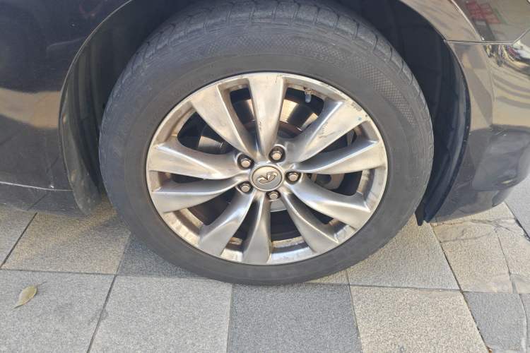 Used Infiniti Q70 2013 Q70L 2.5L Comfort Edition Right Front Wheel Hub