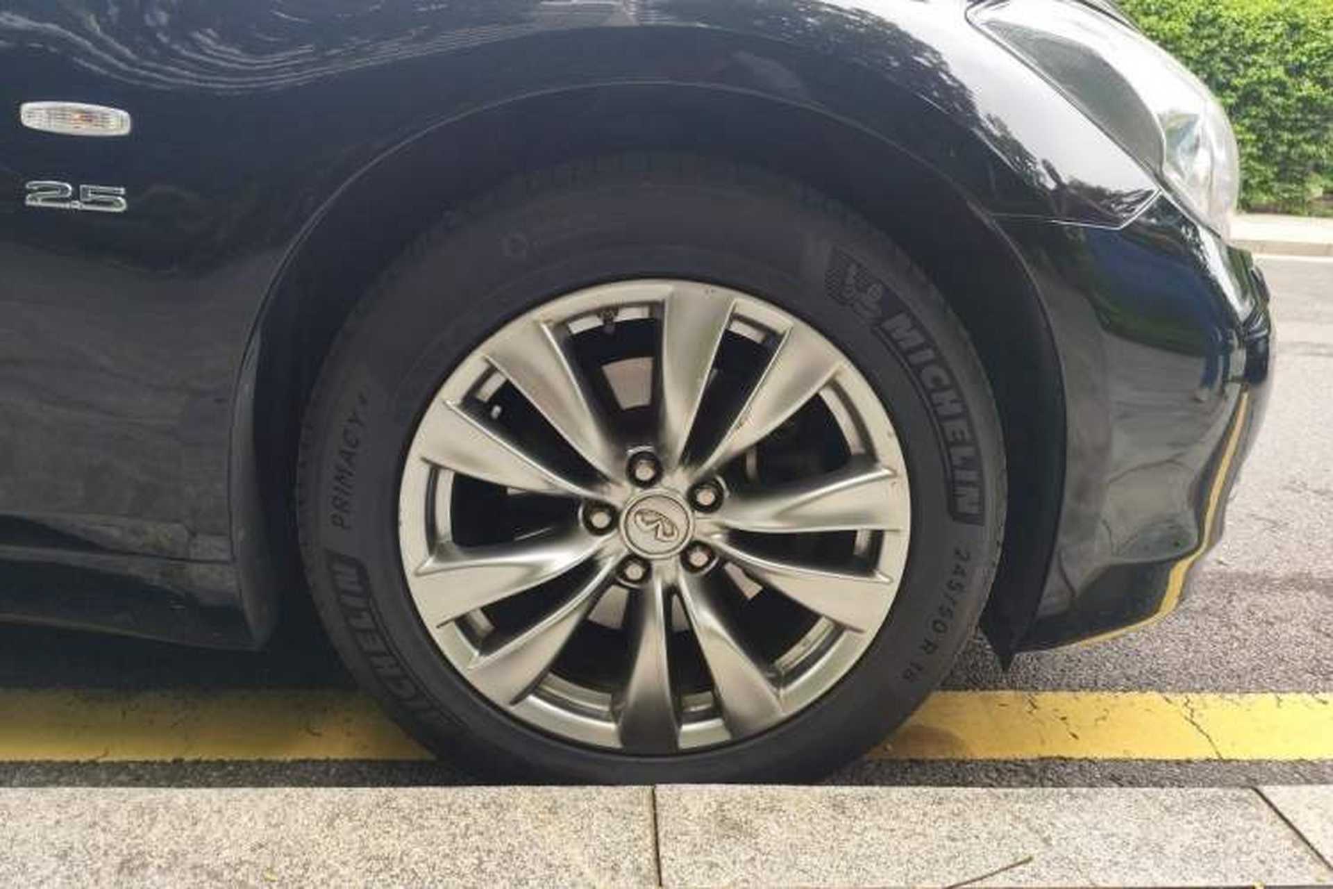 Used Infiniti Q70 2013 Q70L 2.5L Elegance Edition Right Front Wheel Hub
