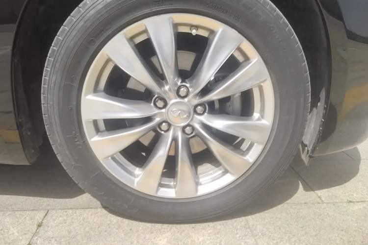 Used Infiniti Q70 2013 Q70L 2.5L Comfort Edition Right Front Wheel Hub