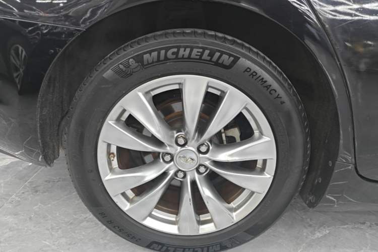 Used Infiniti Q70 2013 Q70L 2.5L Comfort Edition Right Rear Wheel Hub