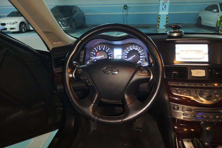 Used Infiniti Q70 2013 Q70L 2.5L Comfort Edition Steering Wheel