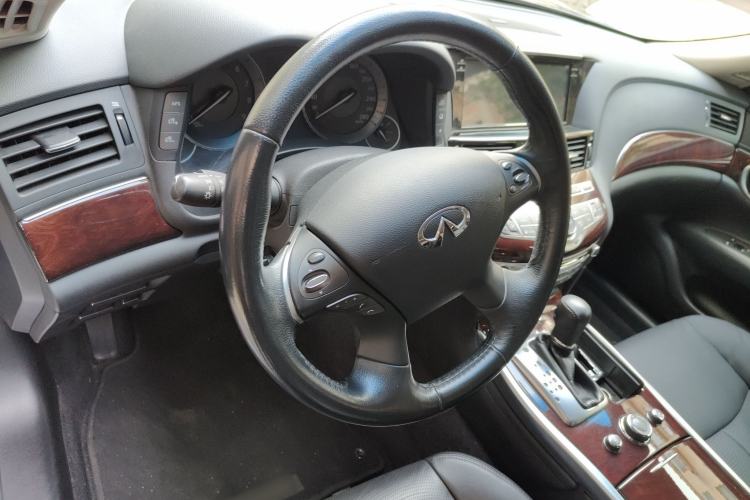 Used Infiniti Q70 2013 Q70L 2.5L Comfort Edition Steering Wheel