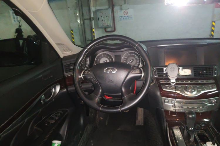 Used Infiniti Q70 2013 Q70L 2.5L Elegance Edition Steering Wheel