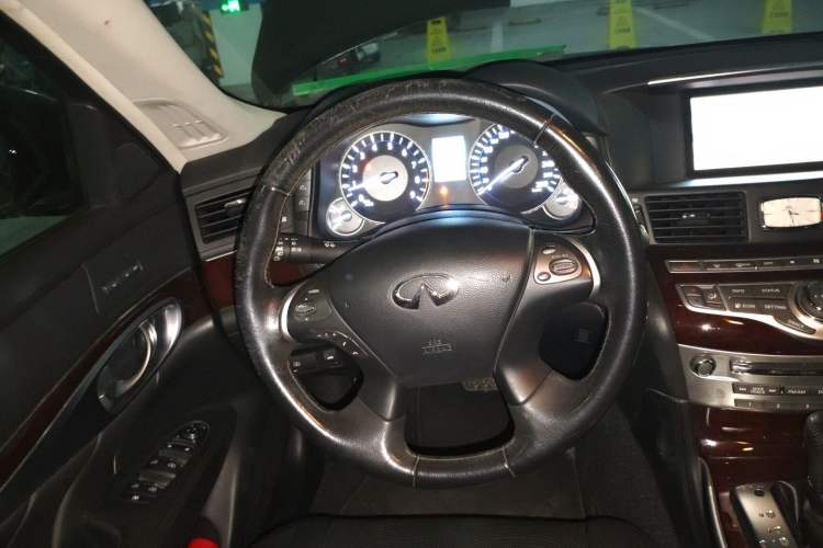 Used Infiniti Q70 2013 Q70L 2.5L Comfort Edition Steering Wheel