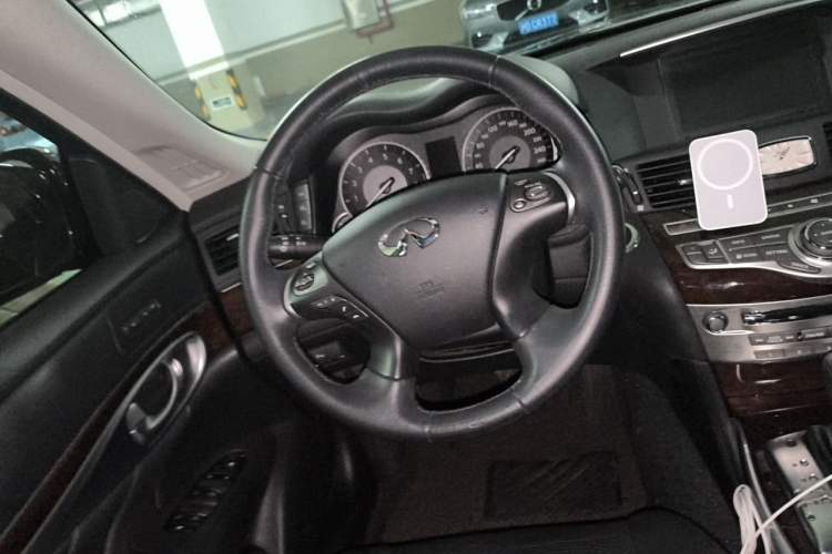 Used Infiniti Q70 2013 Q70L 2.5L Comfort Edition Steering Wheel