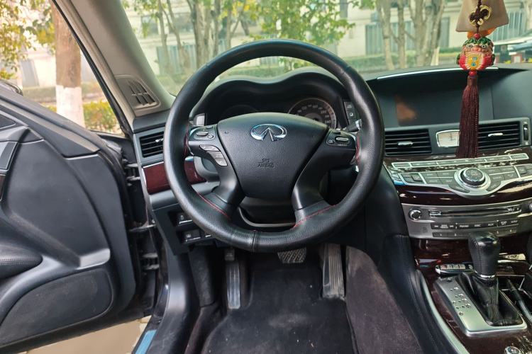 Used Infiniti Q70 2013 Q70L 2.5L Elegance Edition Steering Wheel