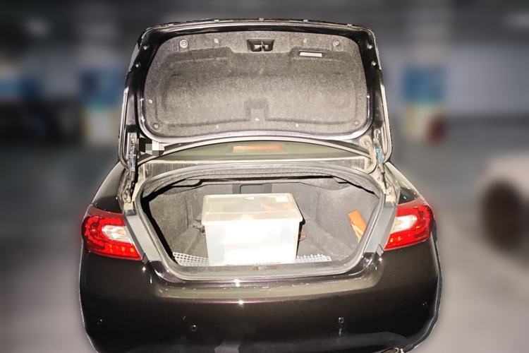 Used Infiniti Q70 2013 Q70L 2.5L Comfort Edition Trunk