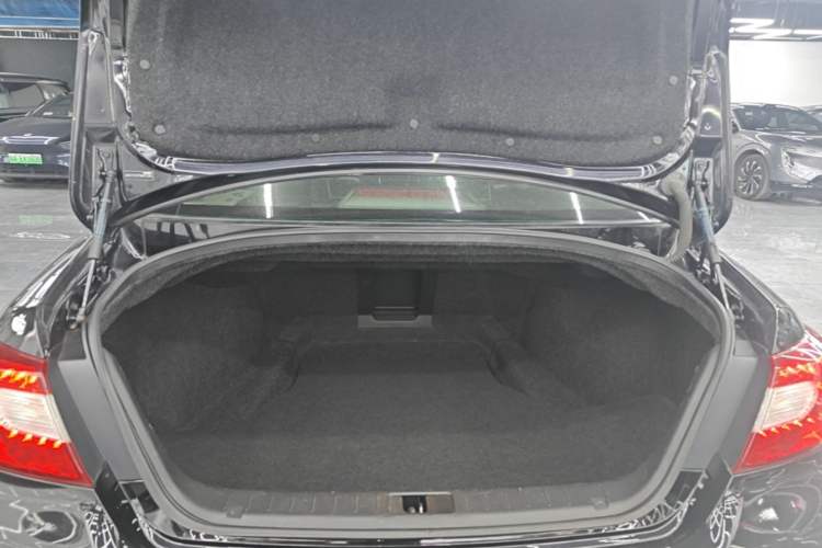 Used Infiniti Q70 2013 Q70L 2.5L Comfort Edition Trunk