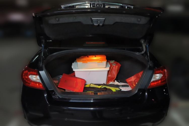 Used Infiniti Q70 2013 Q70L 2.5L Comfort Edition Trunk