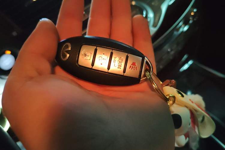 Used Infiniti Q70 2013 Q70L 2.5L Comfort Edition Vehicle Key