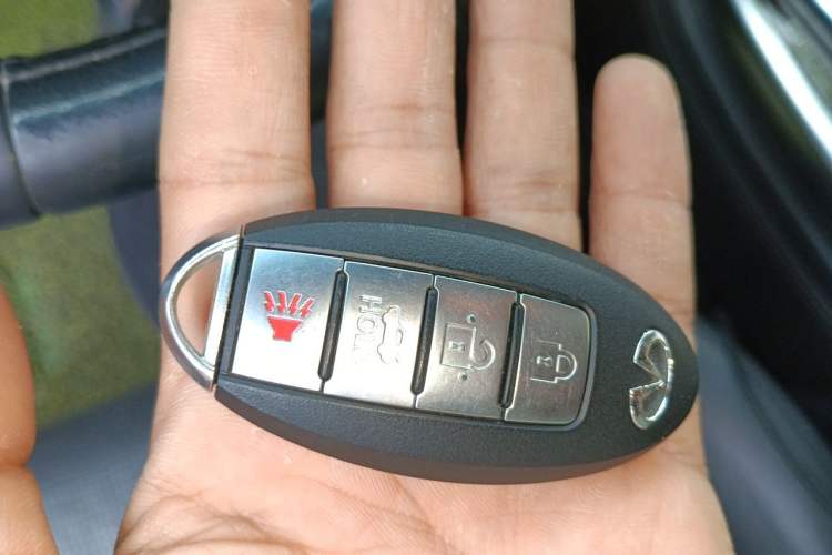 Used Infiniti Q70 2013 Q70L 2.5L Comfort Edition Vehicle Key
