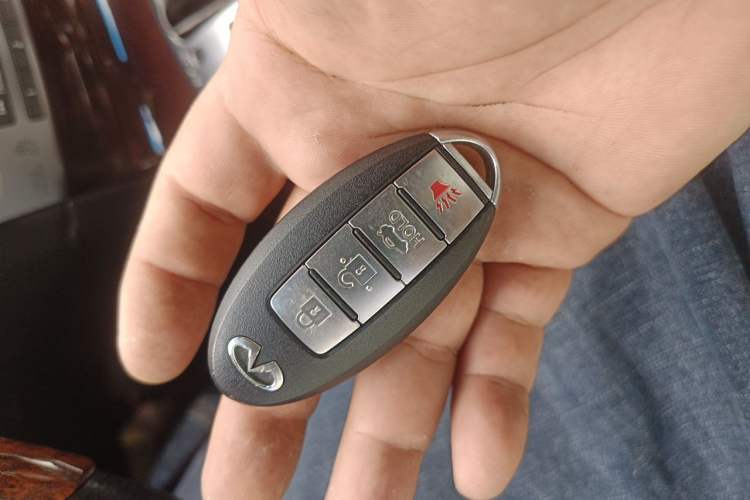Used Infiniti Q70 2013 Q70L 2.5L Comfort Edition Vehicle Key
