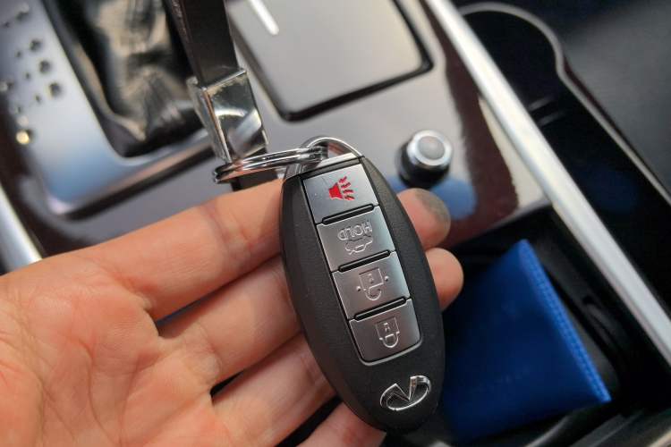 Used Infiniti Q70 2013 Q70L 2.5L Comfort Edition Vehicle Key
