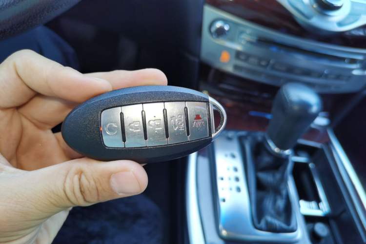 Used Infiniti Q70 2013 Q70L 2.5L Comfort Edition Vehicle Key