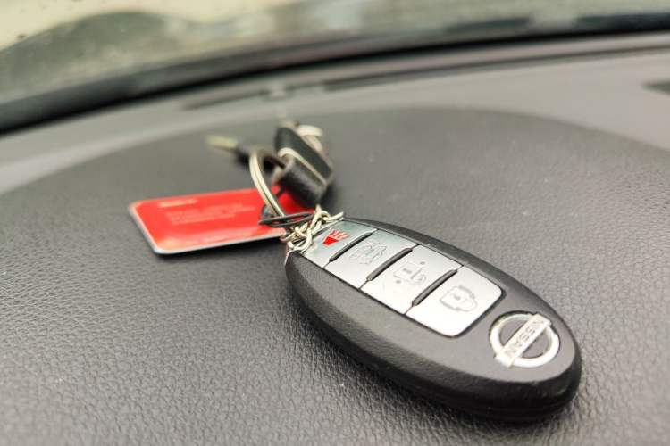 Used Infiniti Q70 2013 Q70L 2.5L Elegance Edition Vehicle Key