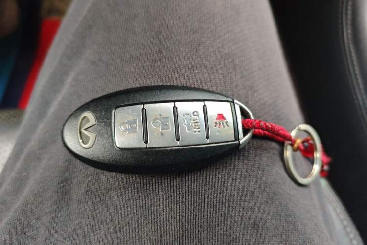 Used Infiniti Q70 2013 Q70L 2.5L Comfort Edition Vehicle Key