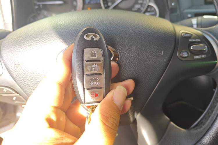 Used Infiniti Q70 2013 Q70L 2.5L Comfort Edition Vehicle Key