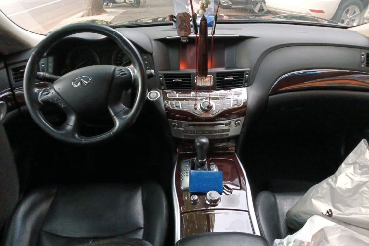 Used Infiniti Q70 2013 Q70L 2.5L Elegance Edition Center Console