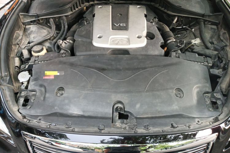 Used Infiniti Q70 2013 Q70L 2.5L Elegance Edition Engine Bay