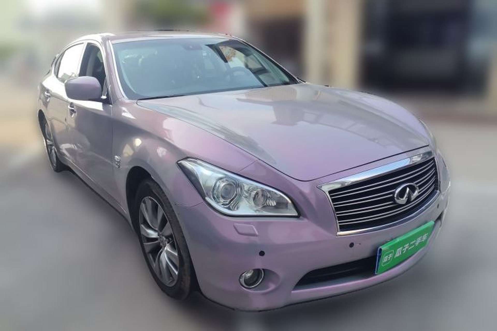 Used Infiniti Q70 2013 Q70L 2.5L Elegance Edition Front Right 45 Deg