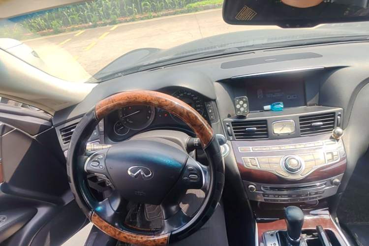 Used Infiniti Q70 2013 Q70L 2.5L Luxury Edition Steering Wheel