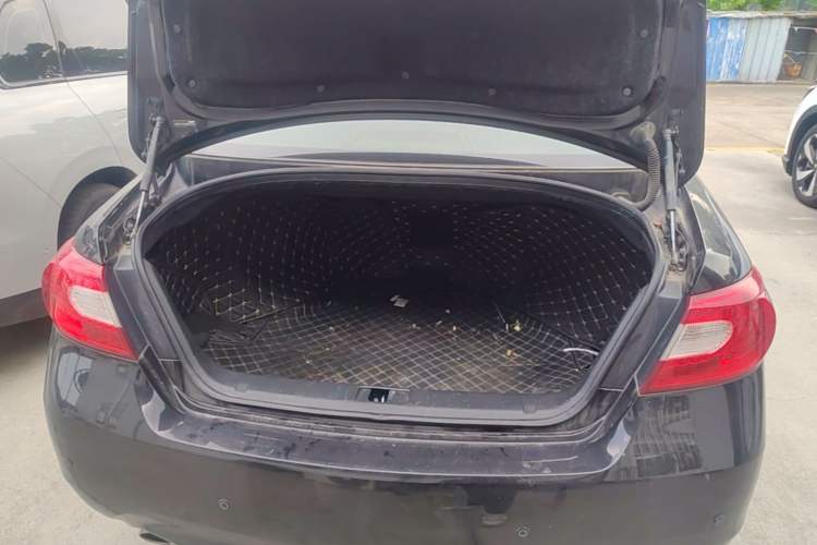 Used Infiniti Q70 2013 Q70L 2.5L Luxury Edition Trunk