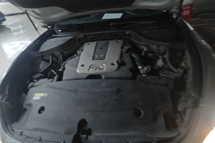 Used Infiniti Q70 2013 Q70L 2.5L Comfort Edition Engine Bay