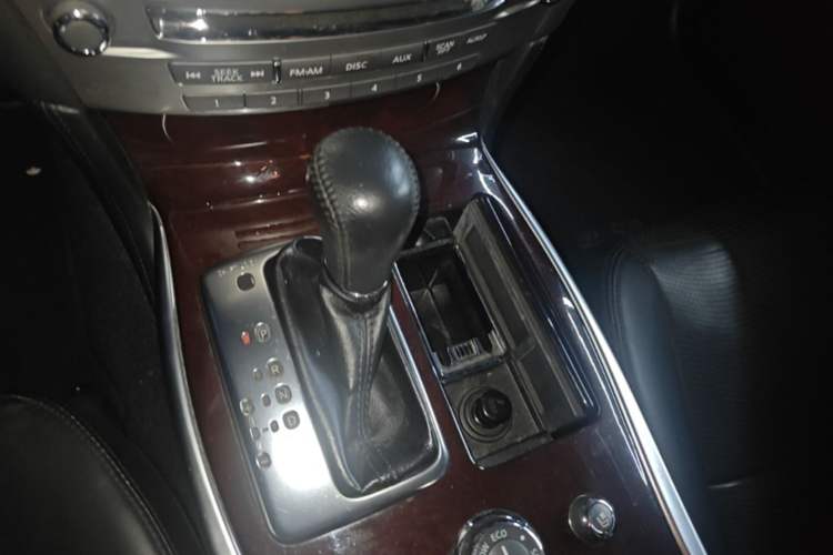 Used Infiniti Q70 2013 Q70L 2.5L Comfort Edition Gear Lever