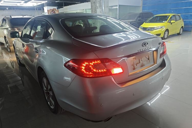 Used Infiniti Q70 2013 Q70L 2.5L Comfort Edition Rear Left 45 Deg