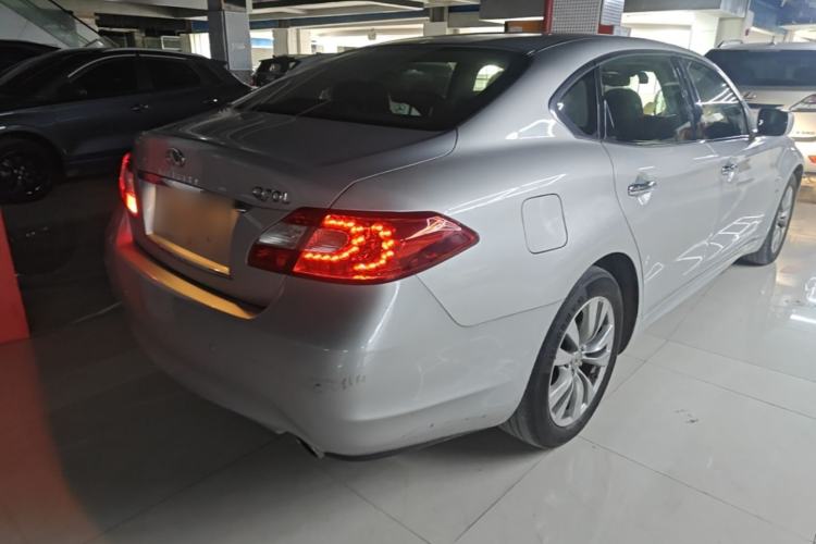 Used Infiniti Q70 2013 Q70L 2.5L Comfort Edition Rear Right 45 Deg