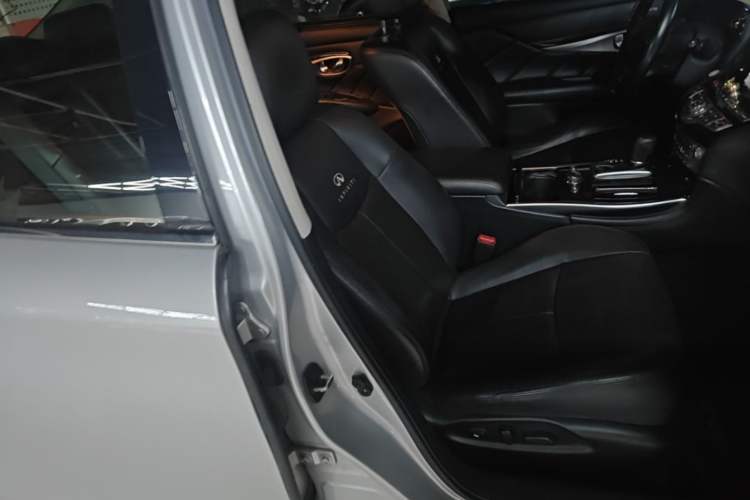 Used Infiniti Q70 2013 Q70L 2.5L Comfort Edition Right Front Seat