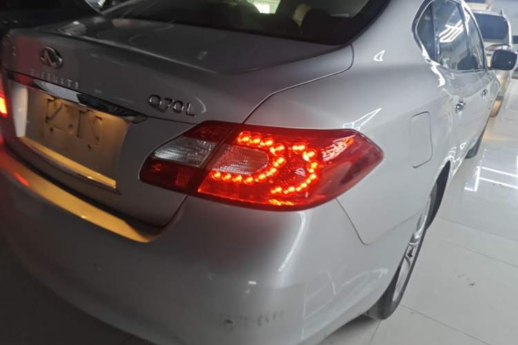 Used Infiniti Q70 2013 Q70L 2.5L Comfort Edition Right Rear Taillight