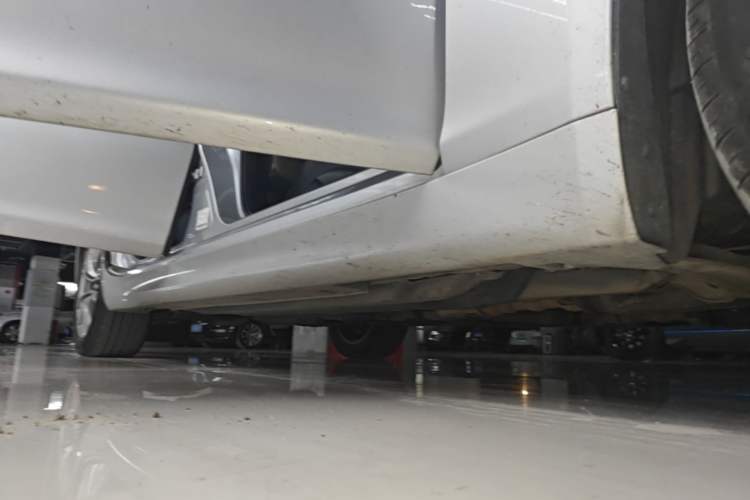 Used Infiniti Q70 2013 Q70L 2.5L Comfort Edition Right Side Sill