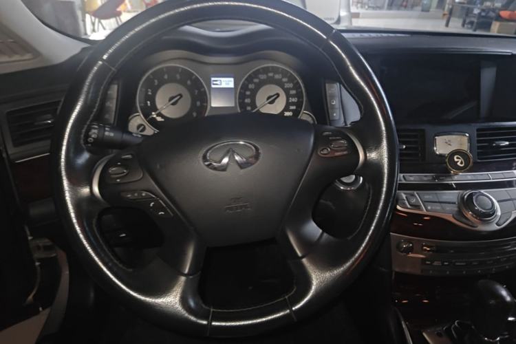Used Infiniti Q70 2013 Q70L 2.5L Comfort Edition Steering Wheel