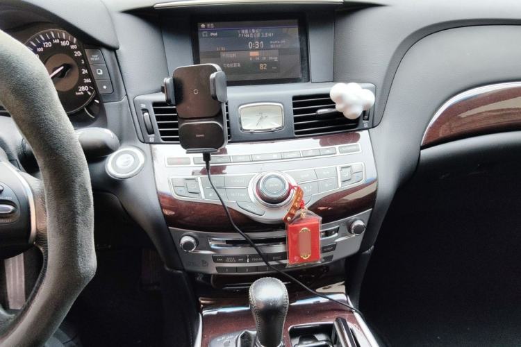 Used Infiniti Q70 2013 Q70L 2.5L Comfort Edition Audio And AC Panel