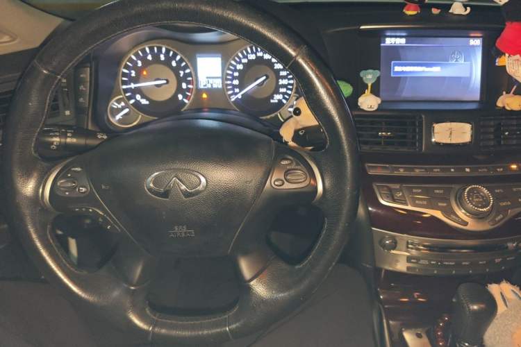 Used Infiniti Q70 2013 Q70L 2.5L Elegance Edition Audio And AC Panel