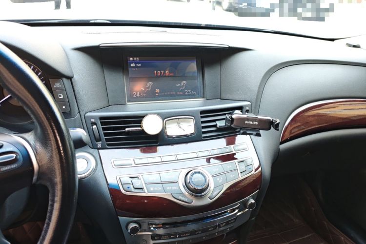 Used Infiniti Q70 2013 Q70L 2.5L Comfort Edition Audio And AC Panel