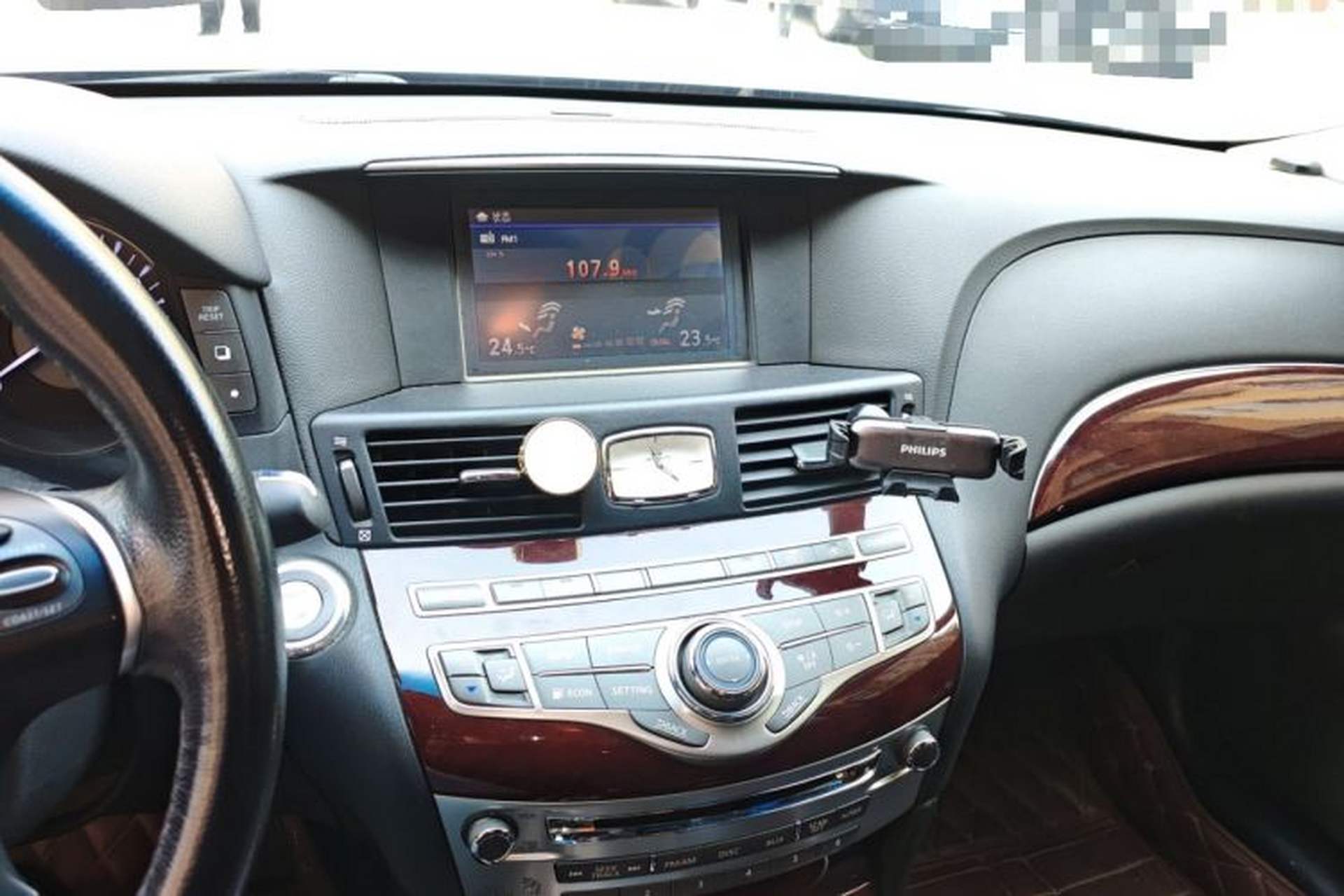 Used Infiniti Q70 2013 Q70L 2.5L Comfort Edition Audio And AC Panel