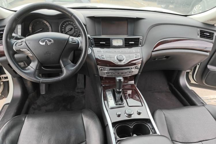 Used Infiniti Q70 2013 Q70L 2.5L Elegance Edition Center Console