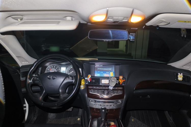 Used Infiniti Q70 2013 Q70L 2.5L Elegance Edition Center Console