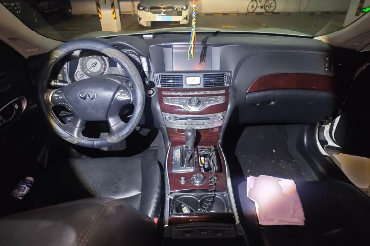 Used Infiniti Q70 2013 Q70L 2.5L Elegance Edition Center Console
