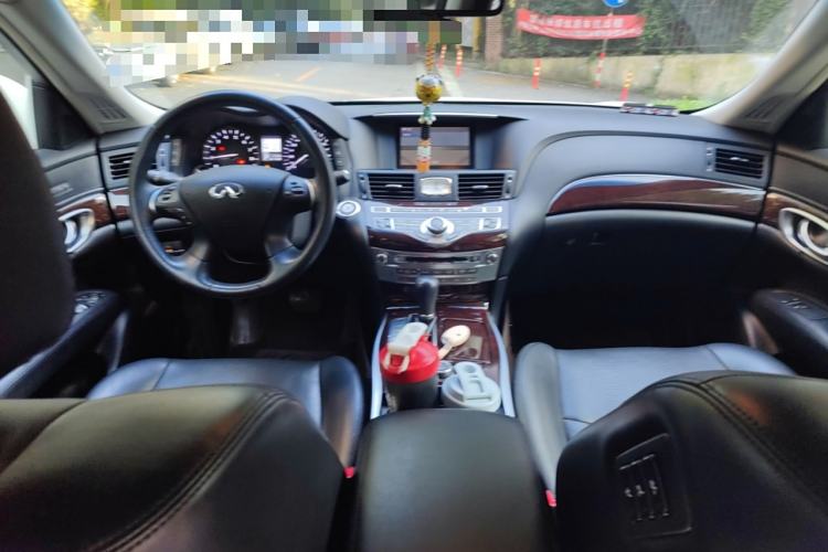 Used Infiniti Q70 2013 Q70L 2.5L Comfort Edition Center Console