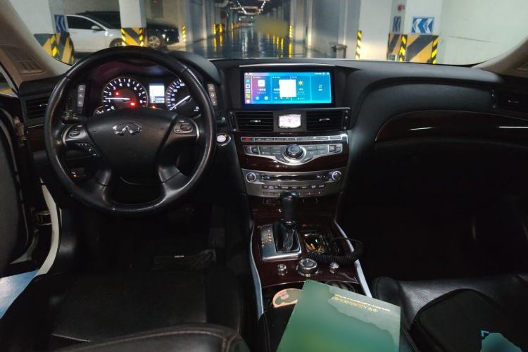 Used Infiniti Q70 2013 Q70L 2.5L Comfort Edition Center Console