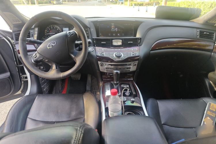 Used Infiniti Q70 2013 Q70L 2.5L Comfort Edition Center Console